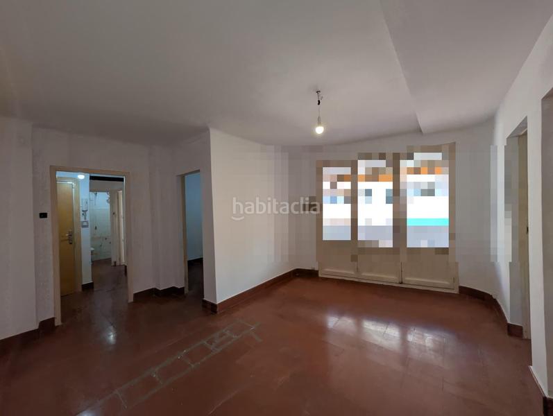3 غرف نوم شقة في Cornella De Llobregat, Spain رقم 229497