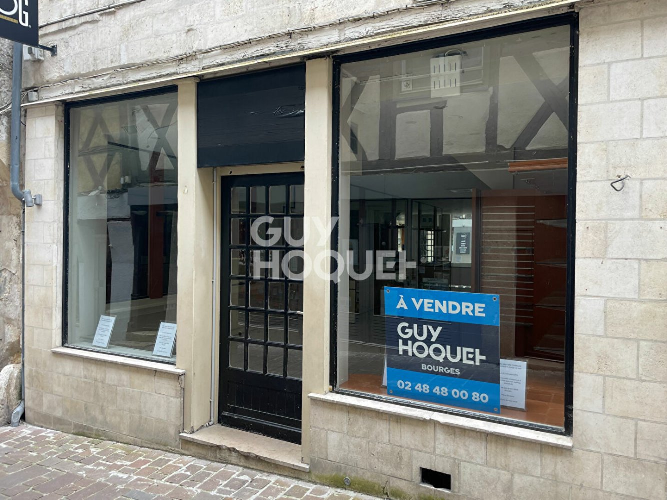 3 rooms Apartment in Bourges, France No. 253079