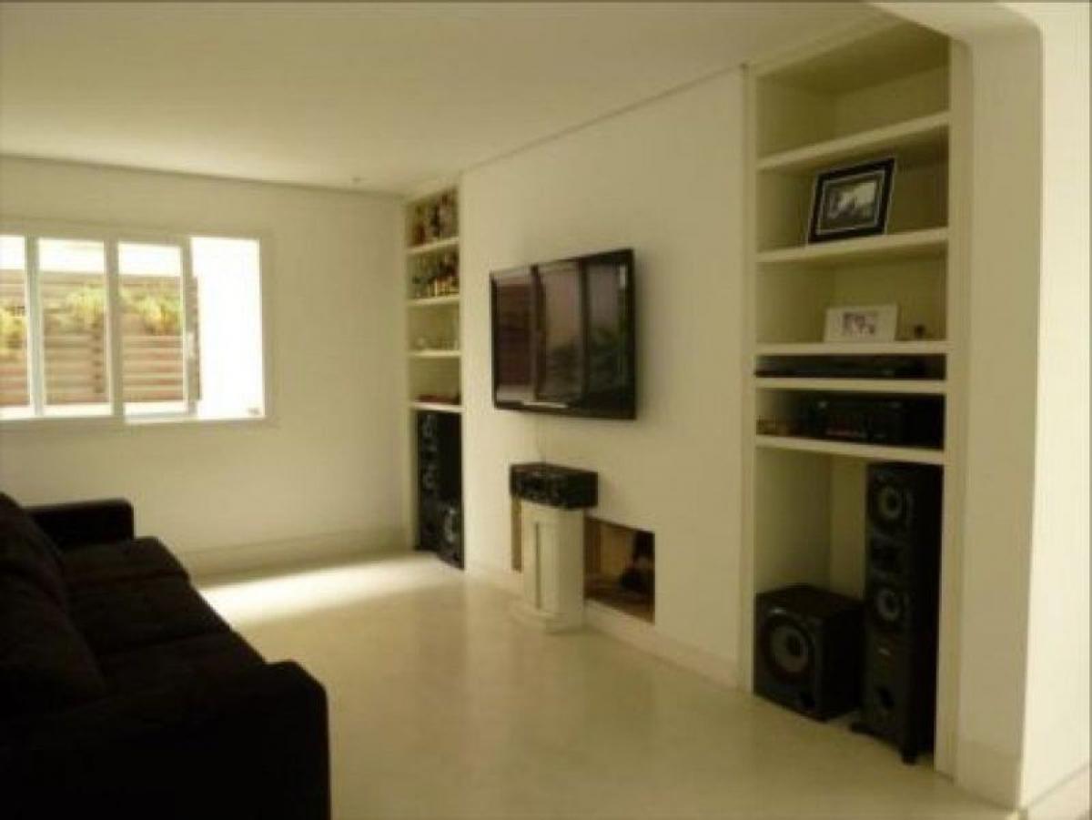 Casa de 3 dormitorios en Sao Paulo, Brazil No. 489810