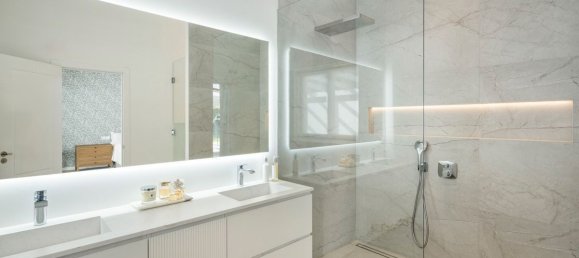 4 bedrooms House in Estepona, Spain No. 49089 19