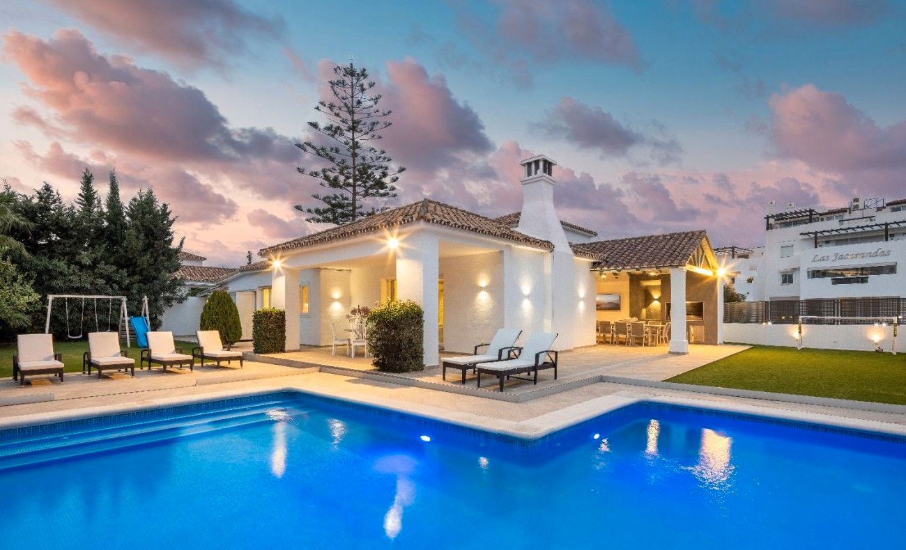 4 bedrooms House in Estepona, Spain No. 49089