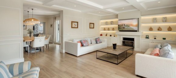 4 bedrooms House in Estepona, Spain No. 49089 3