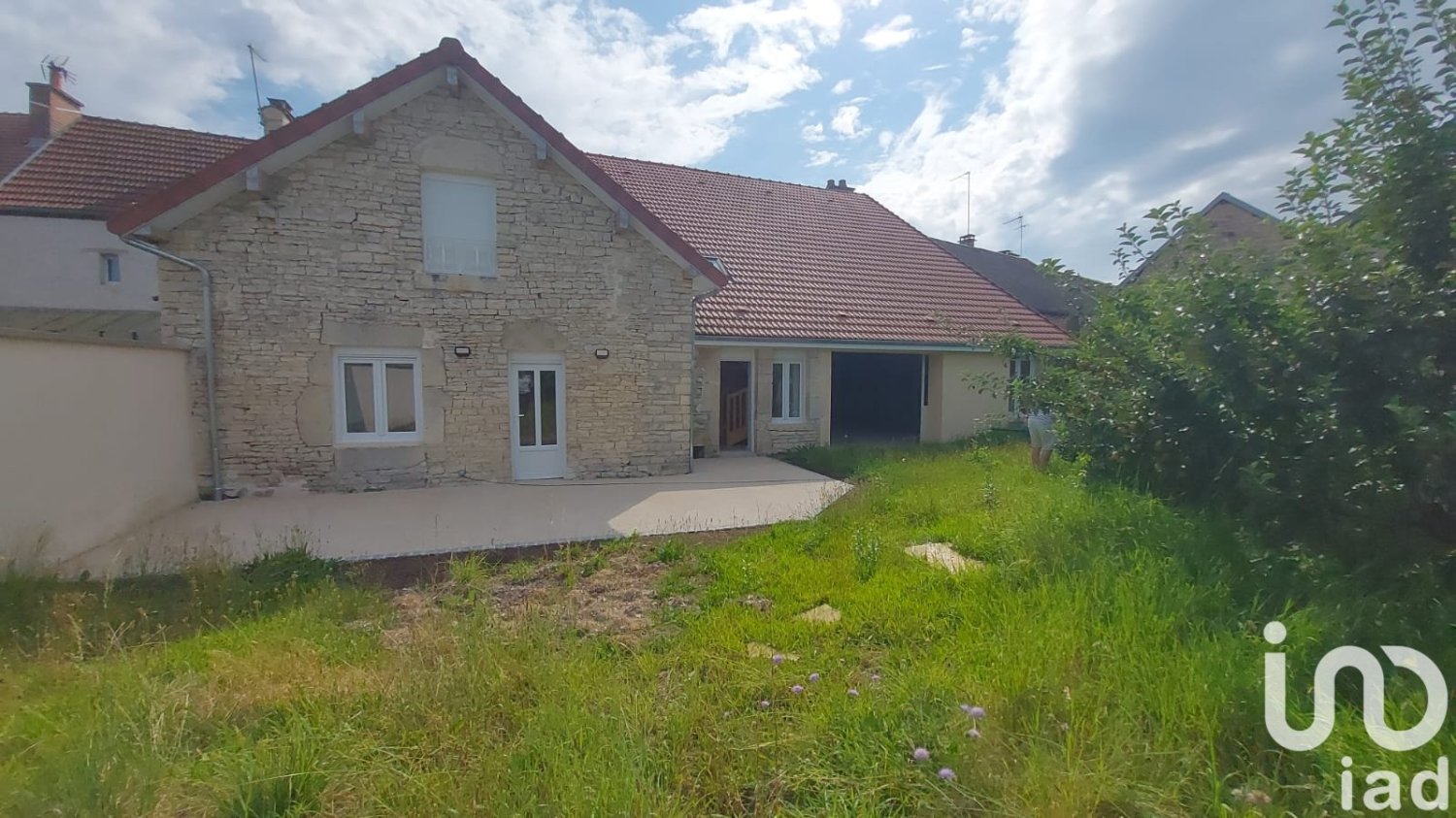 Moradia em banda T3 em Essoyes, France N.º 252208