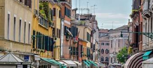 25m² Commercial property in Venice, Italy No. 61592 13