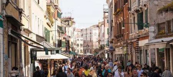 25m² Commercial property in Venice, Italy No. 61592 14