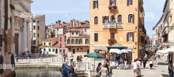 25m² Commercial property in Venice, Italy No. 61592 18