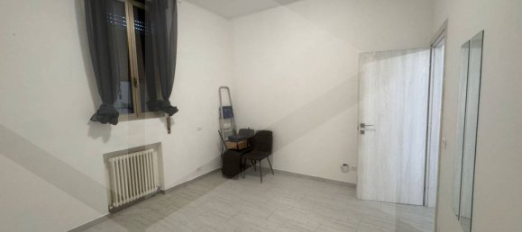 2 rooms Apartment in Bologna, Italy No. 17174 3