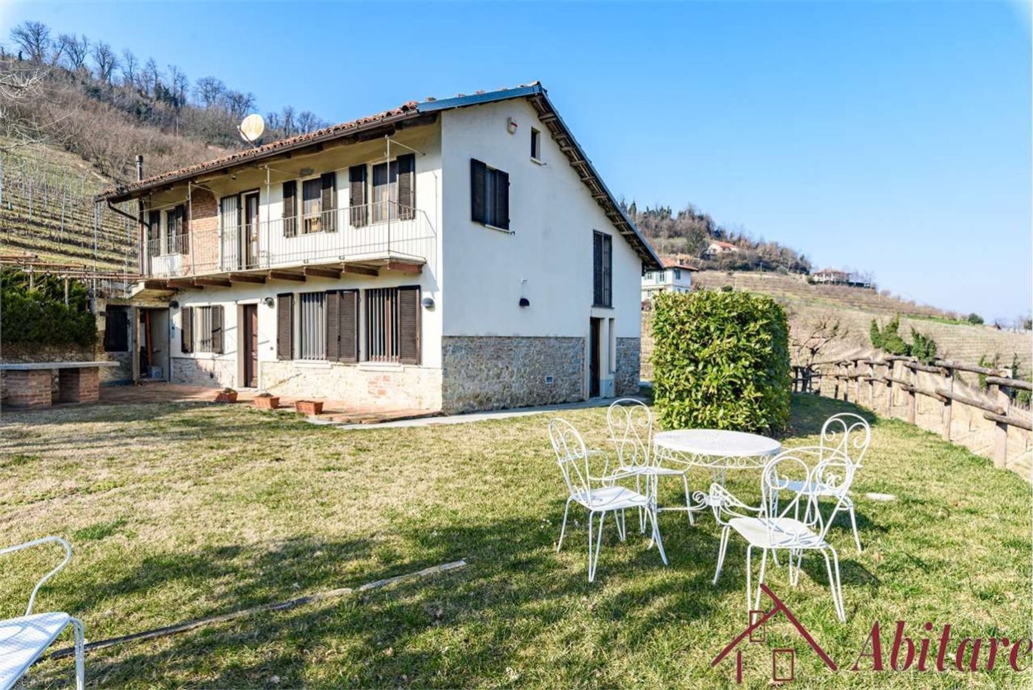 4 rooms Villa in Diano d'Alba, Italy No. 115617