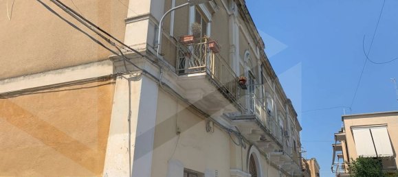 Apartamento de 4 habitaciónes en Bari, Italy No. 33890 4