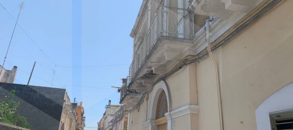 Apartamento de 4 habitaciónes en Bari, Italy No. 33890 39