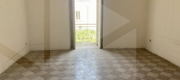 Apartamento de 4 habitaciónes en Bari, Italy No. 33890 38
