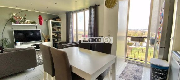 3 bedrooms Apartment in Noisy-le-Grand, France No. 174280 2