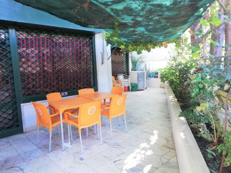 160m² Commercial property in Oeiras, Portugal No. 71138