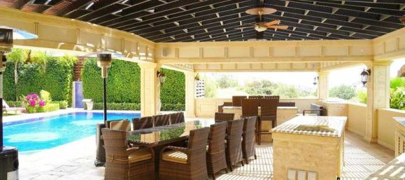 5 bedrooms Commercial property in Agios Tychonas, Cyprus No. 19111 3