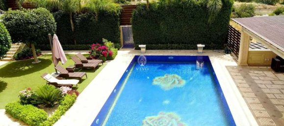 5 bedrooms Commercial property in Agios Tychonas, Cyprus No. 19111 4