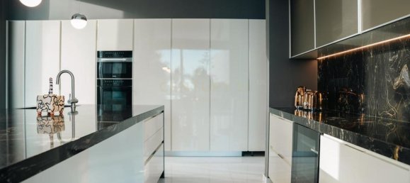 7 bedrooms Villa in Parekklisia, Cyprus No. 3582 2