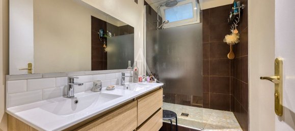 3 bedrooms Apartment in Nogent-sur-Marne, France No. 169865 5