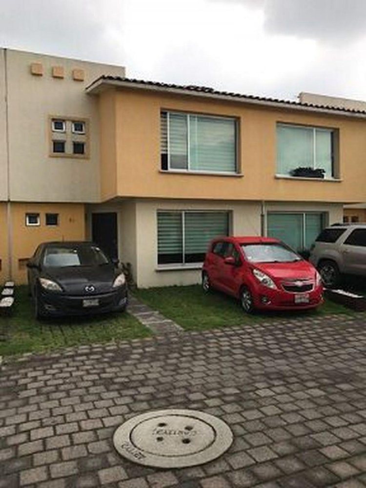 Casa de 3 dormitorios en San Mateo Atenco, Mexico No. 215230