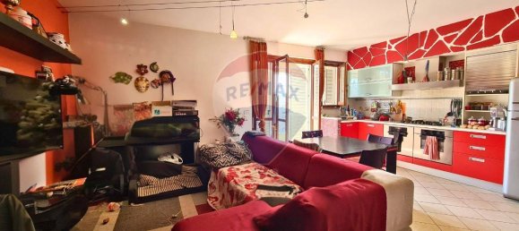 3 rooms Apartment in Empoli, Italy No. 146277 5