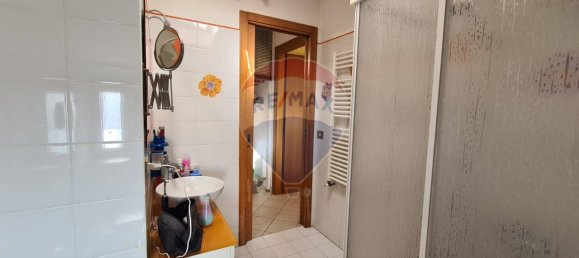 3 rooms Apartment in Empoli, Italy No. 146277 10