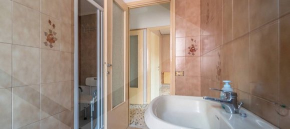 4-salle Appartement à Ciampino, Italy No. 18497 19