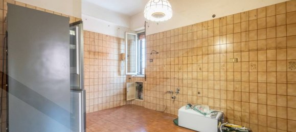 4-salle Appartement à Ciampino, Italy No. 18497 10