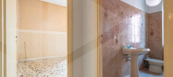 4-salle Appartement à Ciampino, Italy No. 18497 17