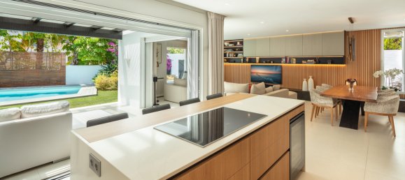 Вилла с 4 спальнями в Золотая миля Марбельи, Испания № 3071 13