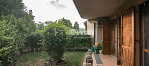 3 bedrooms Apartment in Treviglio, Italy No. 288783 2
