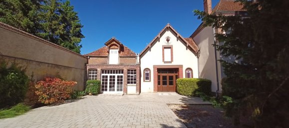 4 bedrooms House in Veron, France No. 323645 3