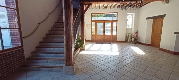 4 bedrooms House in Veron, France No. 323645 4