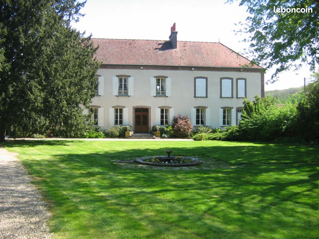 4 bedrooms House in Veron, France No. 323645