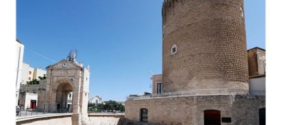 Propiedad comercial de 1 habitación en Bitonto, Italy No. 290193 16