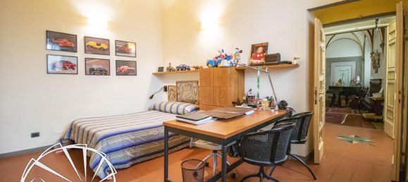 Квартира с 5 комнатами в Прато, Италия № 21893 39