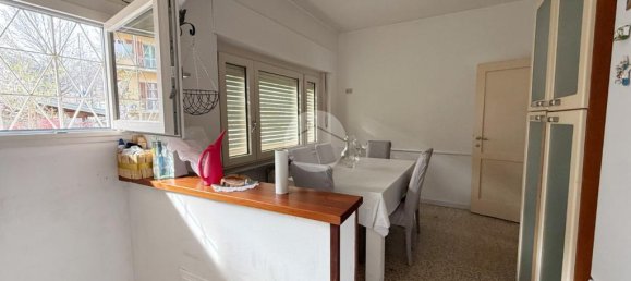 Apartamento de 3 dormitorios en Ivrea, Italy No. 124675 9