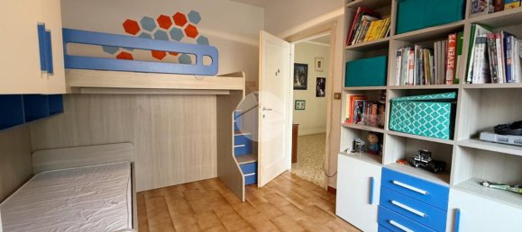 Apartamento de 3 dormitorios en Ivrea, Italy No. 124675 16