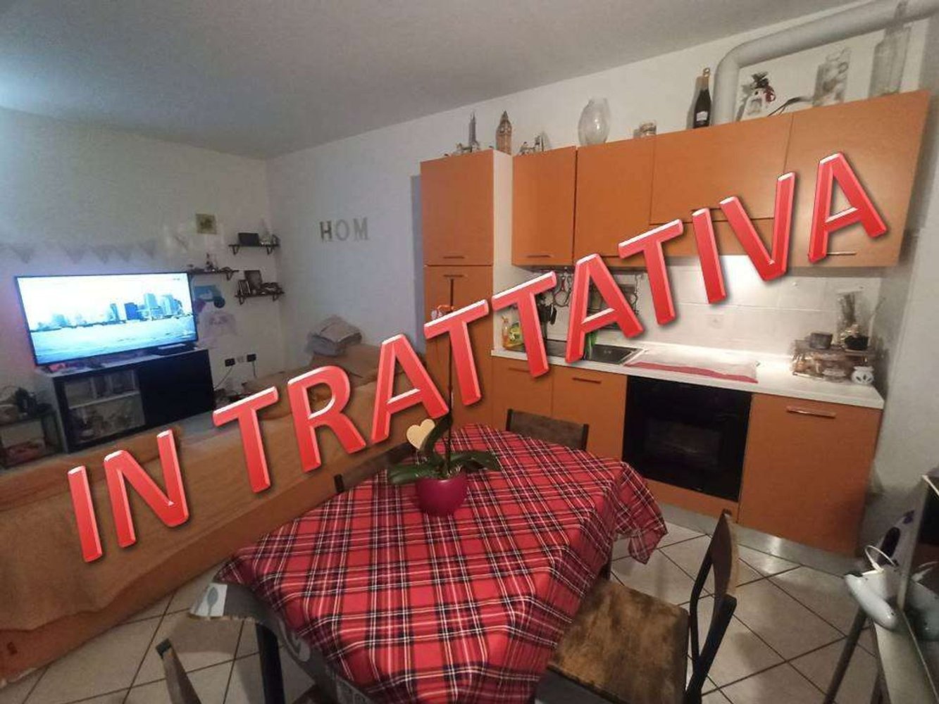 2غرفة شقة في Villa Guardia, Italy رقم 153197