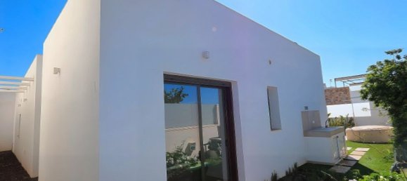 3 bedrooms Villa in Alicante, Spain No. 176548 8