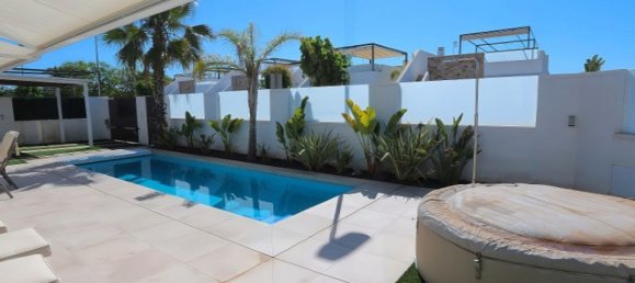 3 bedrooms Villa in Alicante, Spain No. 176548 9