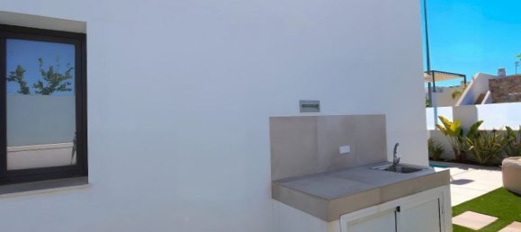 3 bedrooms Villa in Alicante, Spain No. 176548 10