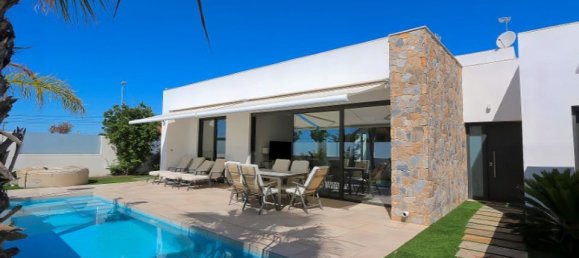 3 bedrooms Villa in Alicante, Spain No. 176548 2