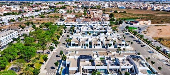 3 bedrooms Villa in Alicante, Spain No. 176548 5