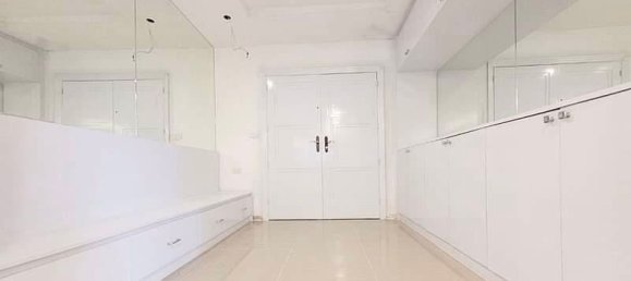 3 bedrooms Condo in Khlong Toei, Thailand No. 4383 6