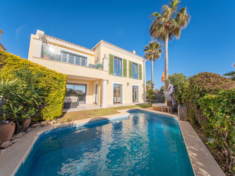 3 bedrooms Villa in Nova Santa Ponsa, Spain No. 70312