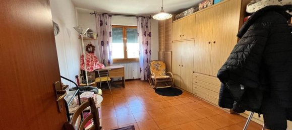 5 rooms Apartment in Certaldo, Italy No. 79192 9