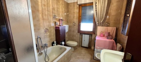 5 rooms Apartment in Certaldo, Italy No. 79192 10