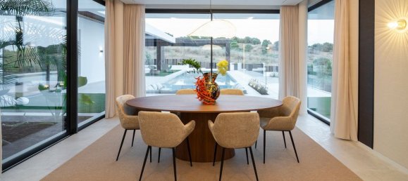 Villa de 6 dormitorios en El Paraiso, Spain No. 179031 10