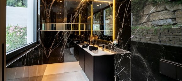 Villa de 6 dormitorios en El Paraiso, Spain No. 179031 16