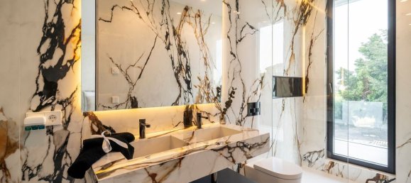 Villa de 6 dormitorios en El Paraiso, Spain No. 179031 18