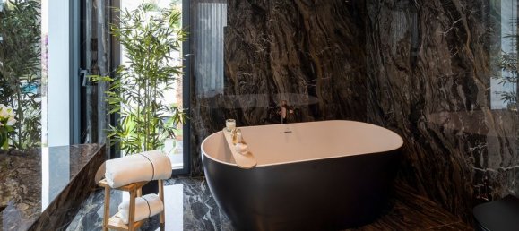 Villa de 6 dormitorios en El Paraiso, Spain No. 179031 24